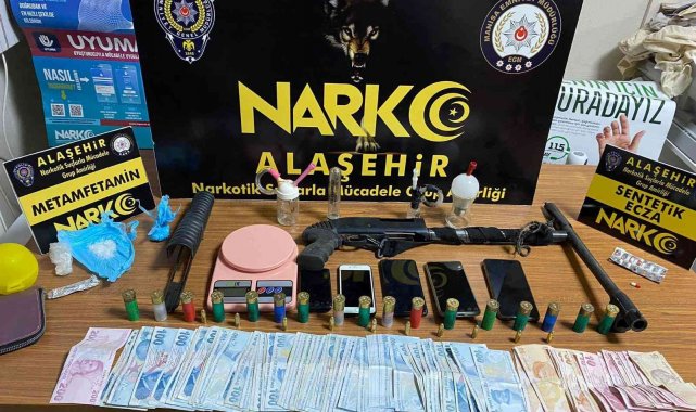 Evinde çok sayıda uyuşturucuyla yakalanan kadın tutuklandı