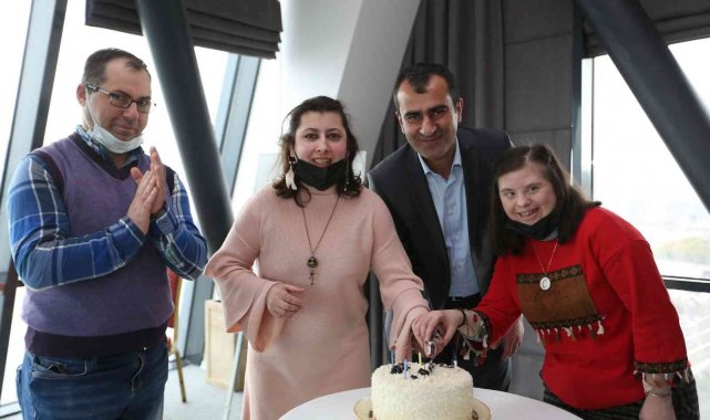 EYDEM'de kursiyerlerin doğum günleri kutlandı