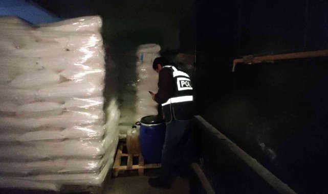 - Eyüpsultan'da piyasa değeri 250 bin Türk Lirası olan sahte toz deterjan ele geçirildi