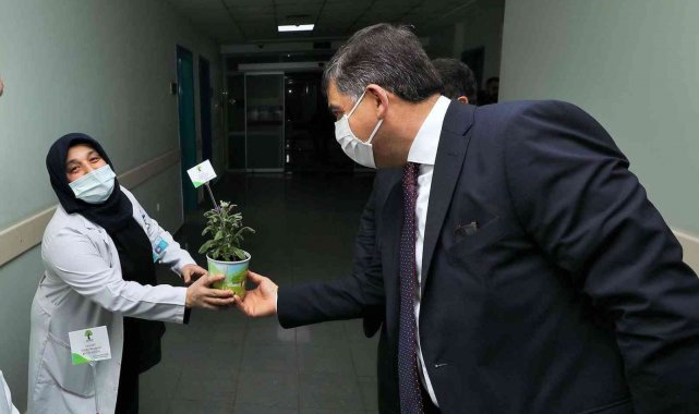 Fadıloğlu, sağlık çalışanlarını ziyaret etti