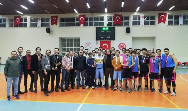 Fakülteler basketbolda yarıştı