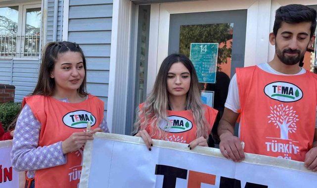 Fidanlar minik eller tarafından toprakla buluşturuldu