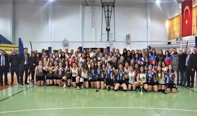 Filenin genç sultanları kıyasıya mücadele etti