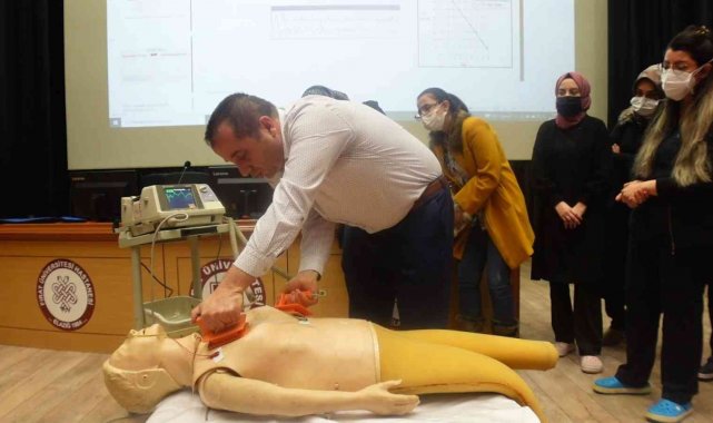 FÜ Hastanesi çalışanlarına temel ve ileri yaşam desteği eğitimi verildi