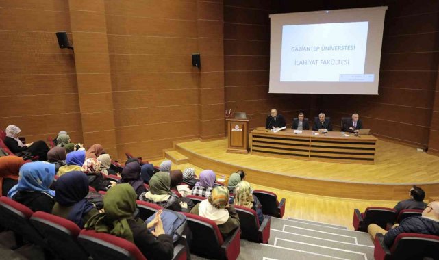 GAÜN'de "Etkili Arapça öğretme - öğrenme teknikleri anlatıldı