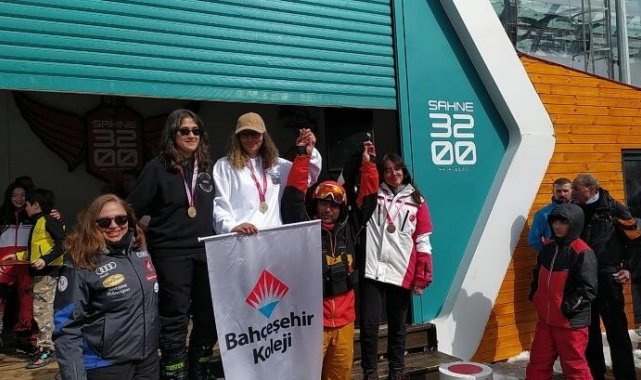 Gedizli öğrenci kayak şampiyonasında Türkiye üçüncüsü oldu