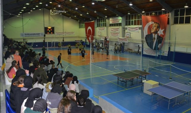 Gedizli şehitler anısına spor turnuvaları sona erdi