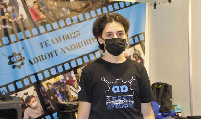 Geleceğin bilim adamları İzmir'de yarışıyor