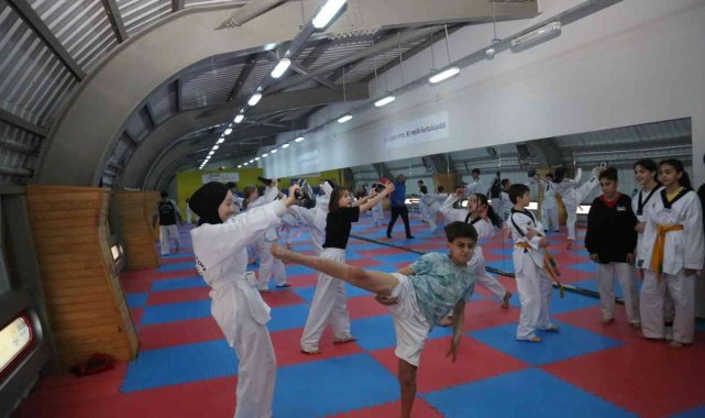 Geleceğin şampiyonları Gölcük Belediyespor'da yetişiyor