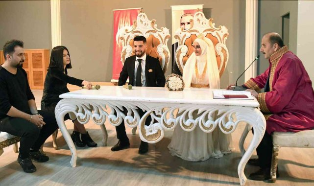 Genç çiftin nikahını Belediye Başkanı Hasan Doğru kıydı