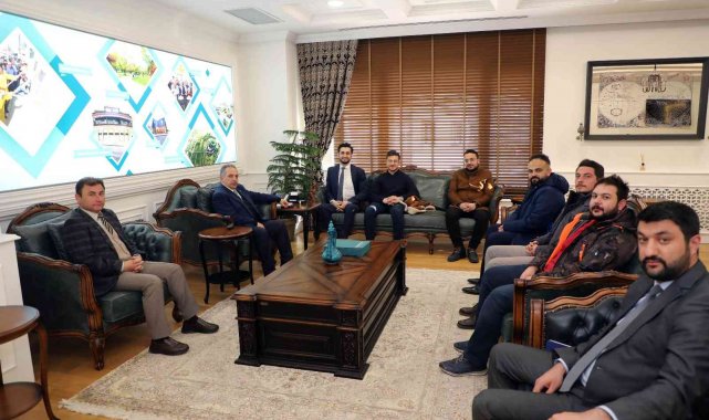 Genç doktorlardan Başkan Yalçın&#039;a ziyaret