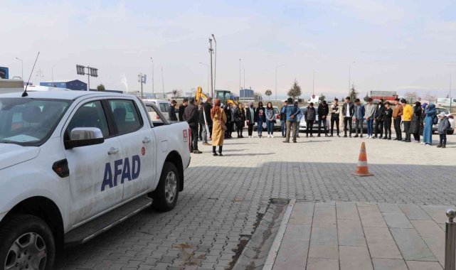 Gençler arama kurtarmayı yerinde öğrendi