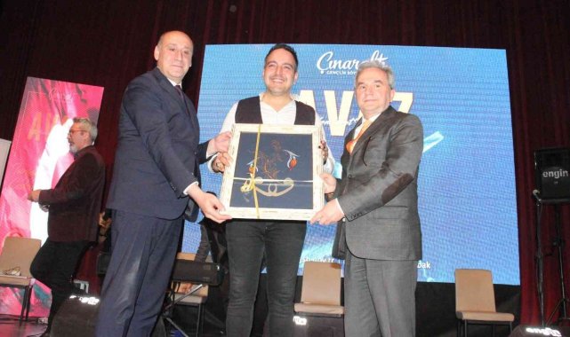 Gençler Coşkun&#039;un &#039;Avaz&#039;ıyla coştu