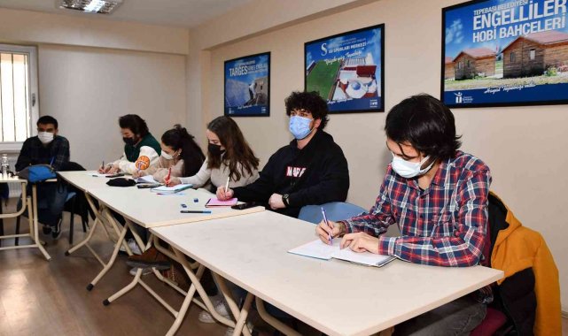 Gençler Tepebaşı'nda yabancı dil öğreniyor