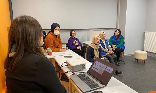 Gençlere iletişim becerileri eğitimi