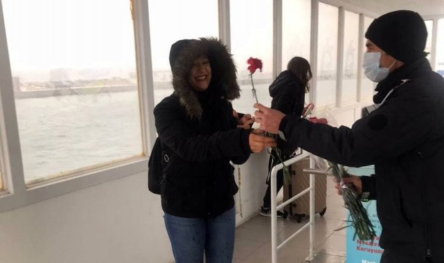 Gestaş&#039;tan kadınlara çiçekli karşılama