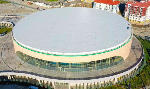 Giresun&#039;da Çotanak Spor Kompleksi Olimpik Yüzme Havuzu hizmete açıldı