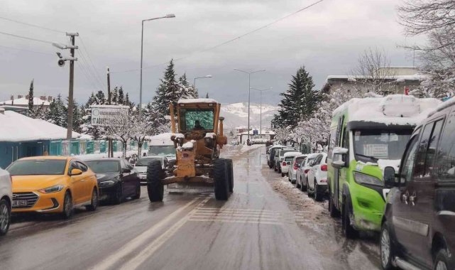 Gölcük'te karla mücadele