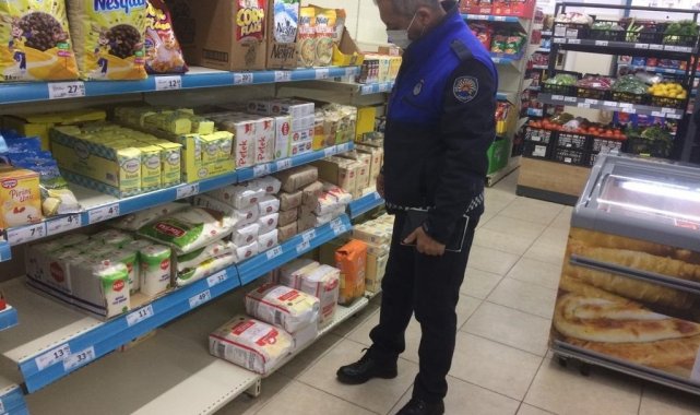 Gölcük'te zabıta ekiplerinin denetimi sürüyor