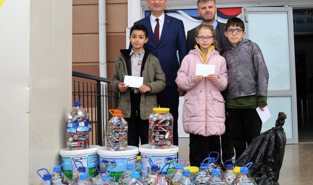 Gölcüklü öğrenciler bin 13 kilo atık pil topladı
