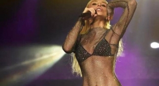 Gülşen'in Yeni Şarkısı ''Lolipop''un İfşa Olan Kapak Fotoğrafı Olay Yarattı