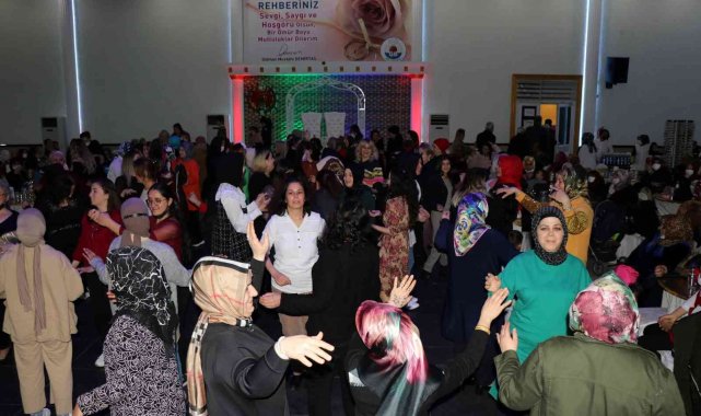 Gülüçlü kadınlar doyasıya eğlendi