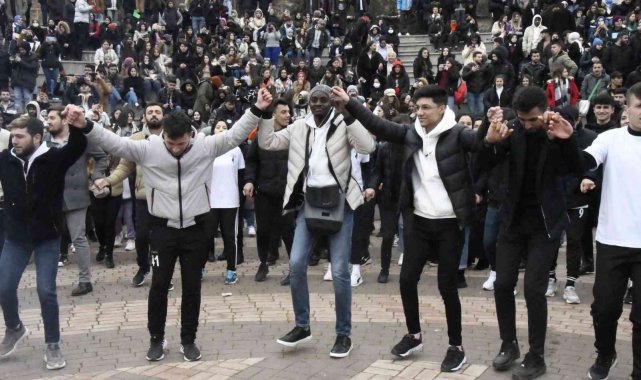 Gümüşhane'de soğuk havaya ve kar yağışına rağmen Nevruz kutlandı