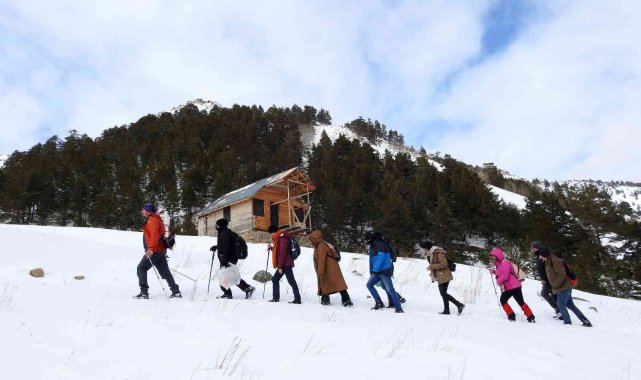 Gümüşhaneli dağcılar kadınlar için yürüdü