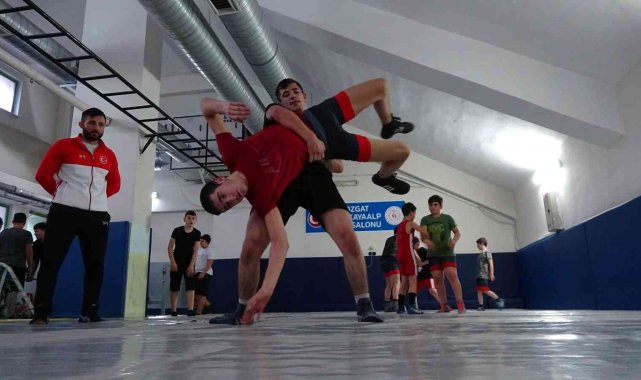 Güreşin kalbi, Yozgat Belediyesi Bozok Spor Kulübü&#039;nde atıyor