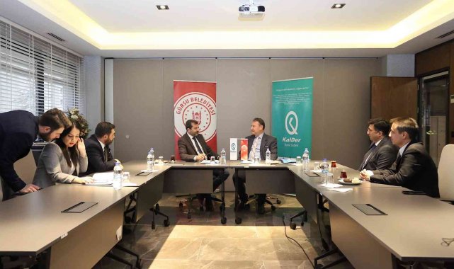 Gürsu Belediyesi gençlerin yolunu aydınlatıyor