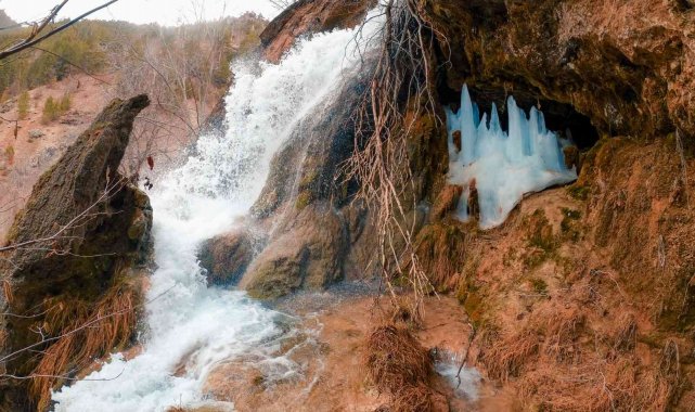 Hacıkodal Kocabor Şelalesi doğa tutkunlarının uğrak yeri oldu