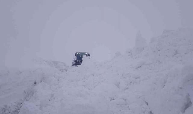 Hakkari'de tüm köy ve mezra yoları ulaşıma açıldı