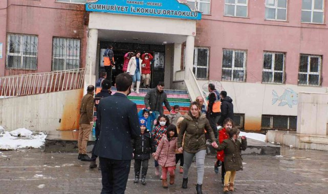 Hakkari'deki 369 okulda deprem tahliye tatbikatı
