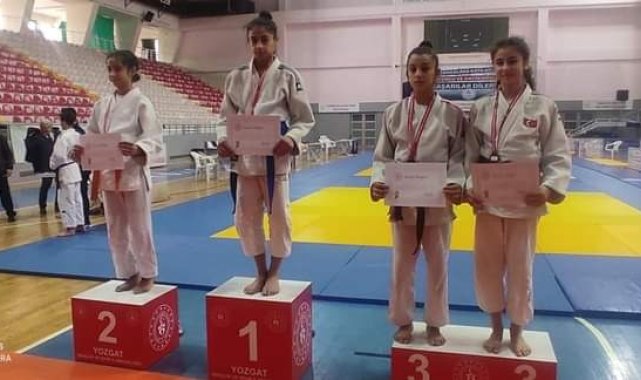 Hakkarili Rojda Türkiye şampiyonu oldu