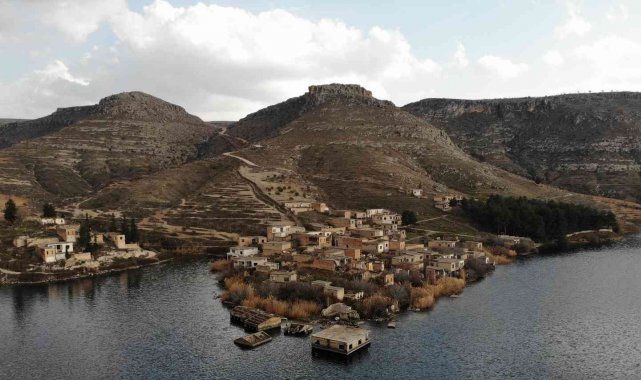 Halfeti'de 2 bin yıllık tarihi olan batık mahalle turizme kazandırılıyor