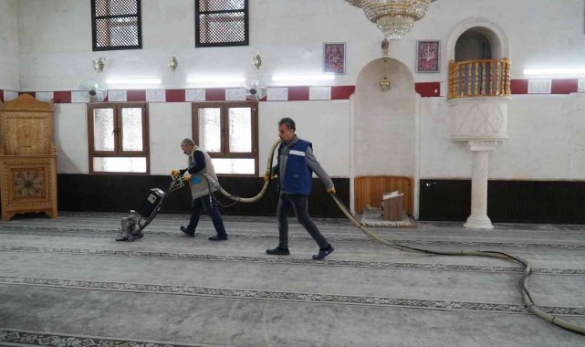 Haliliye'deki camilerde Ramazan hazırlığı