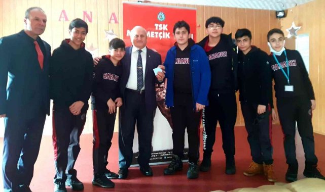 Harçlıklarını Mehmetçik Vakfı&#039;na bağışladılar