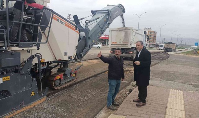 Hastane yolu yenileniyor