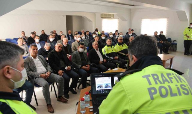 Hatay'da traktör sürücülerine eğitim verildi
