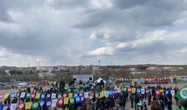 HDP, Diyarbakır&#039;ın ilçelerinde katılım az olunca Nevruz kutlamalarını iptal etti