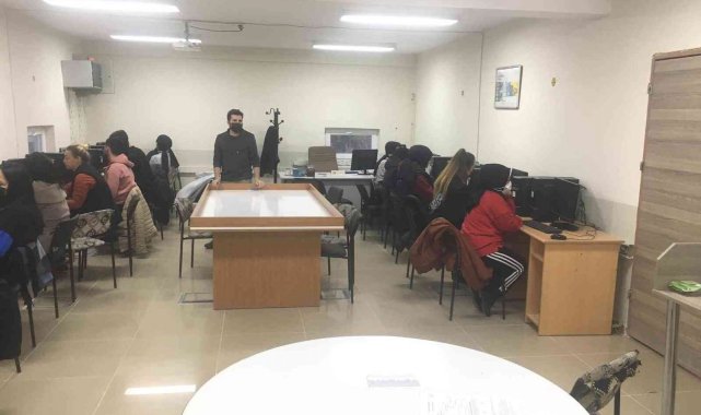 Hisarcık'ta "Bilgisayar İşletmenliği" kursu açıldı