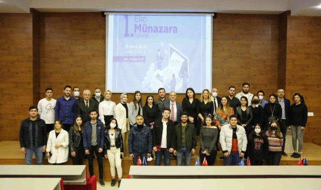 HKÜ öğrencileri öğrenme becerilerini münazaralarla geliştiriyor