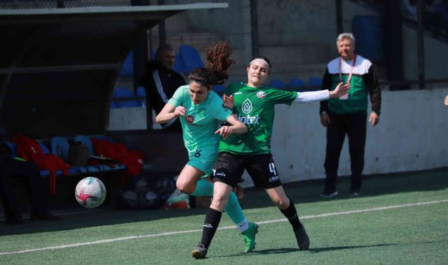 Horozkentspor 6'da 6 yaparak ilk yarıyı lider tamamladı