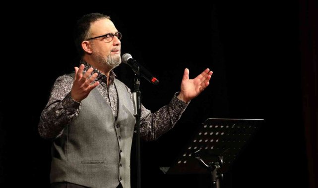 İbrahim Sadri şiirleri Gaziantep'te seslendirdi