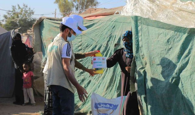 İDDEF'ten Yemen'de kumanya dağıtımı