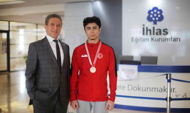 İhlas Koleji öğrencisi karatede Türkiye 3.&#039;sü oldu