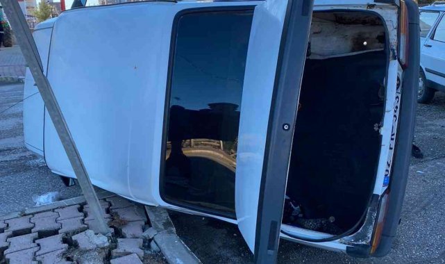 İki otomobil çarpıştı: 1 yaralı