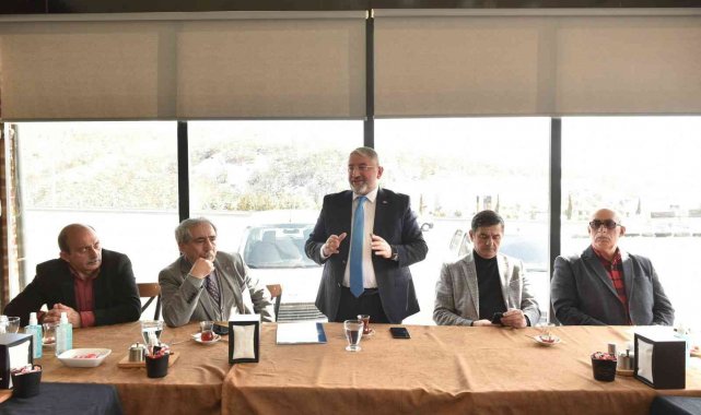 İl Genel Meclis üyeleriyle buluşan Başkan Aşgın: "Biz bu milletin de, bu şehrin de hizmetkarıyız"