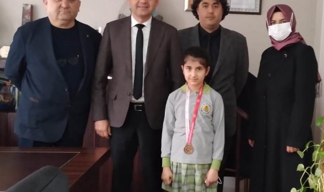 İlkokul öğrencisi Semanur zeka oyunlarında şehrini temsil edecek