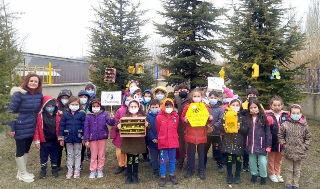 İlkokulu öğrencileri arıların hayatımızdaki önemine dikkat çektiler
